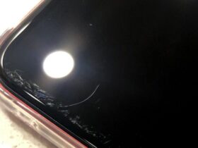 Display iPhone 11 si graffiano