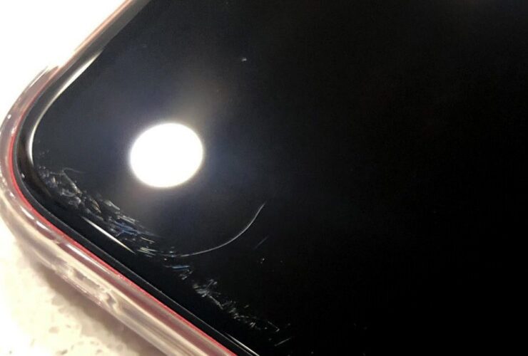 Display iPhone 11 si graffiano