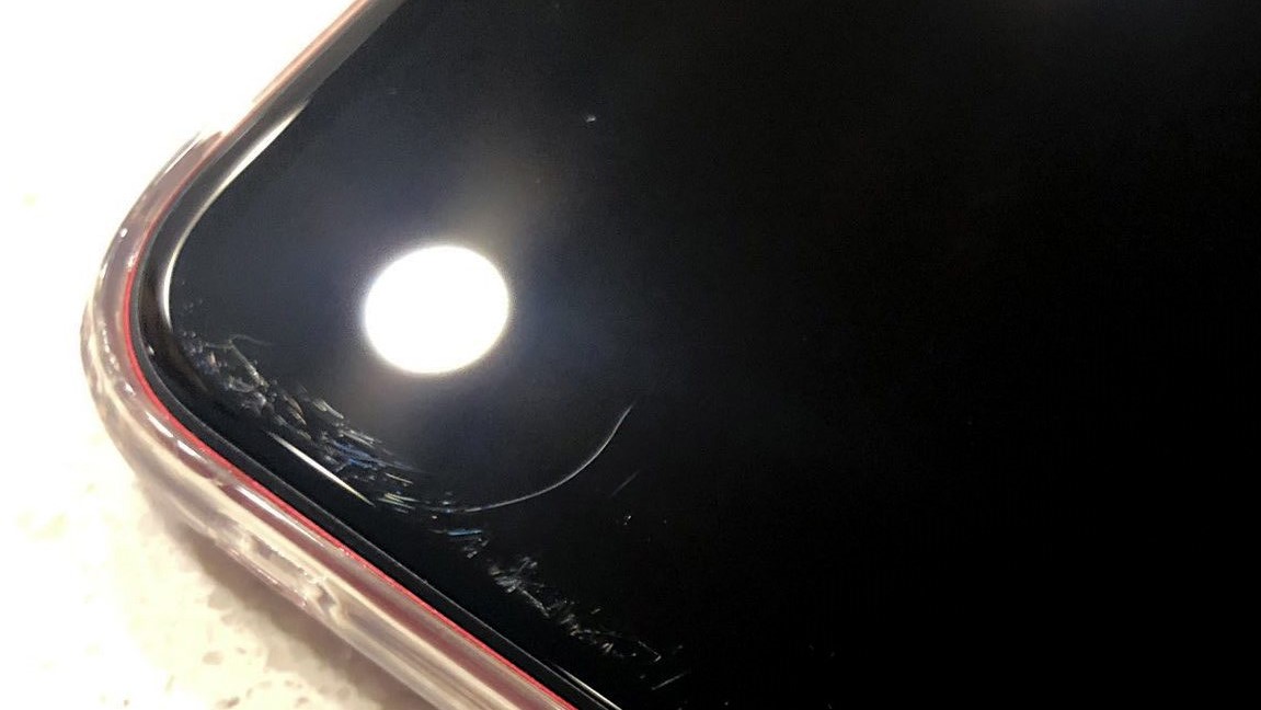 Display iPhone 11 si graffiano