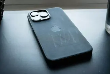 Nuove Cover Apple iPhone 15 Si Rovinano