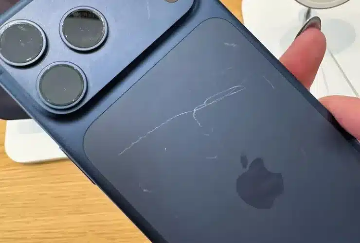 iPhone 17 Scratch Gate