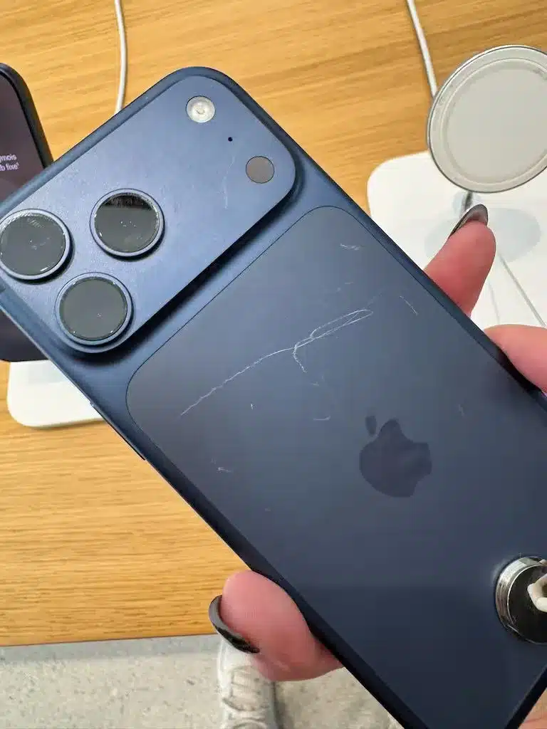 iPhone 17 Scratch Gate