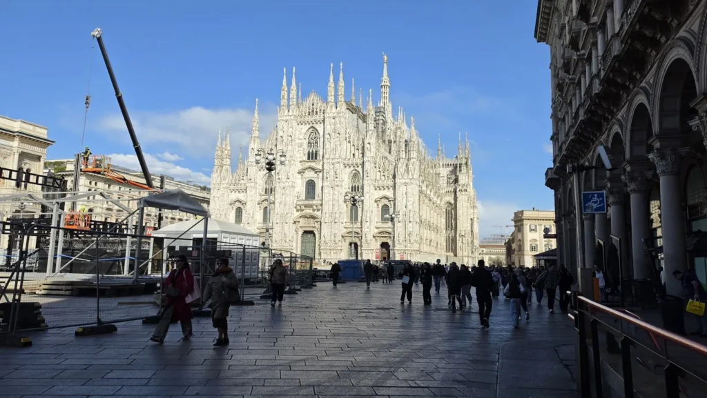 S26 Ultra Photo Sample HowTechIsMade.com (6)