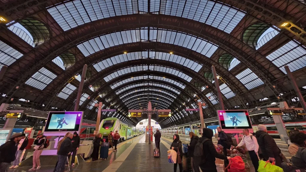 S26 Ultra Photo Sample HowTechIsMade.com (9)