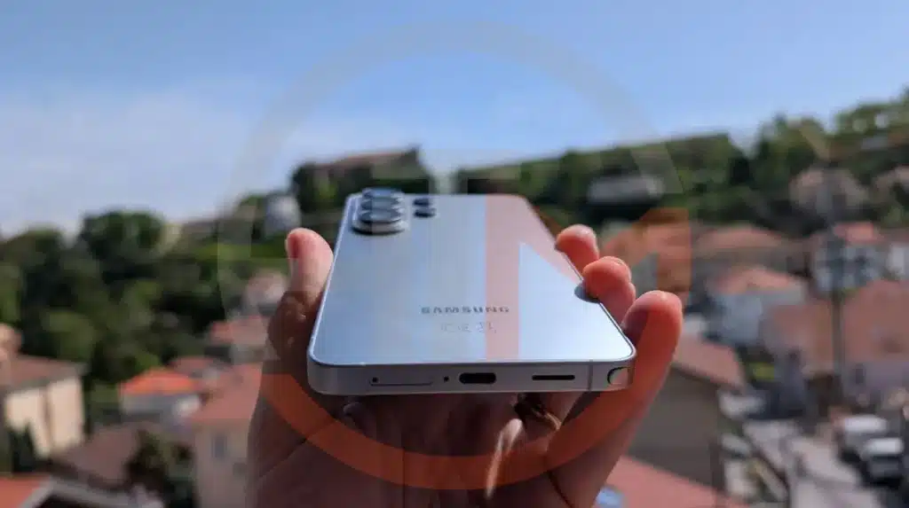 Samsung Galaxy S26 Ultra HowTechIsMade.com (3)