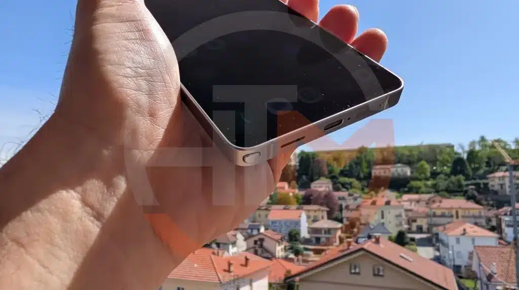 Samsung Galaxy S26 Ultra HowTechIsMade.com (4)