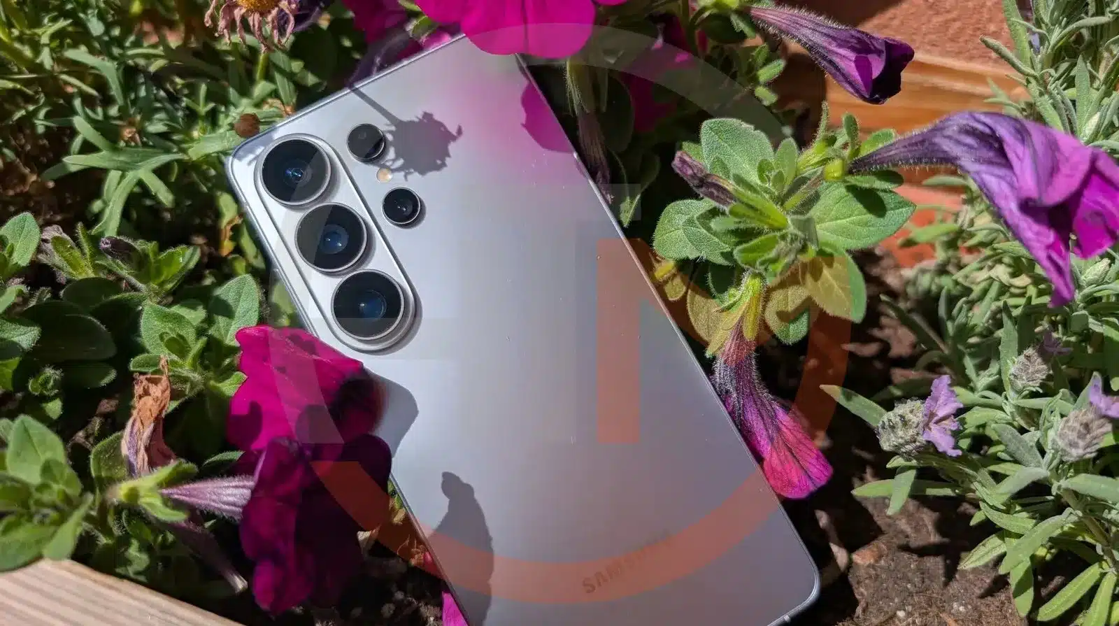 Samsung Galaxy S26 Ultra HowTechIsMade.com (6)